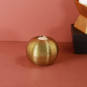 Gold t-light holder : Topp Brass